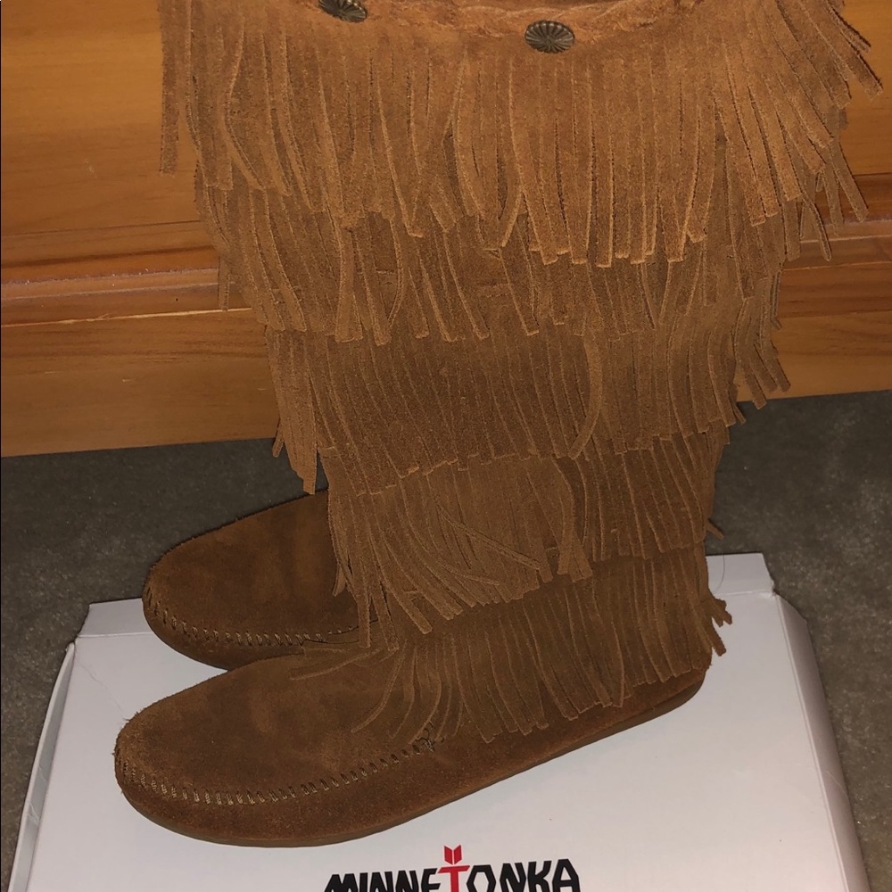 Minnetonka moccasin boots
